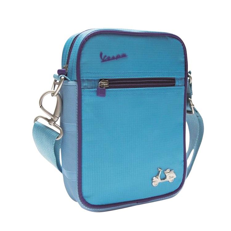 Mala vespa: em nylon com rebordo em borracha