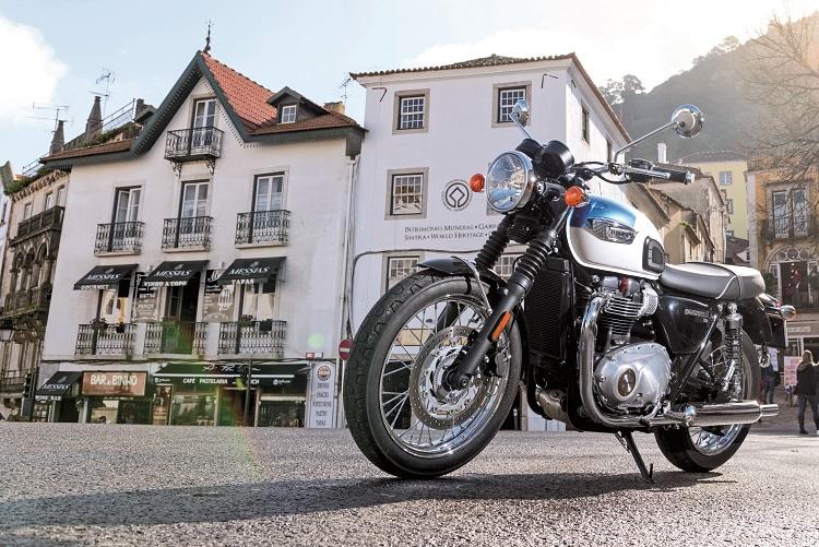 Clássica acessível: testámos a Triumph Bonneville T100
