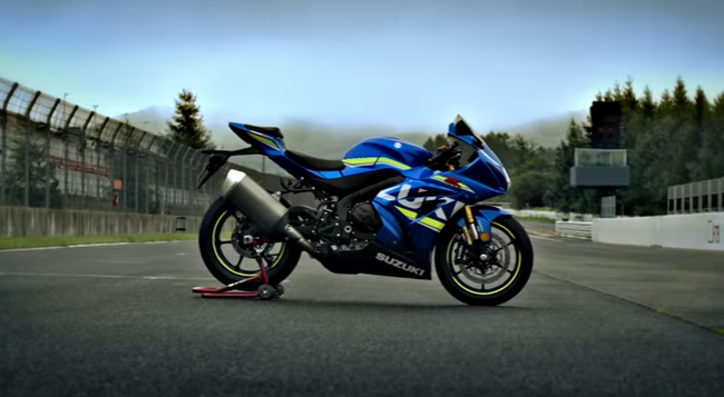 [Vídeo] Nova Suzuki GSX-R 1000 na luta com as melhores super-desportivas do segmento