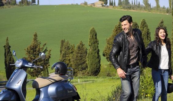 Vespa e Clarins juntam-se na celebração do Dia dos Namorados