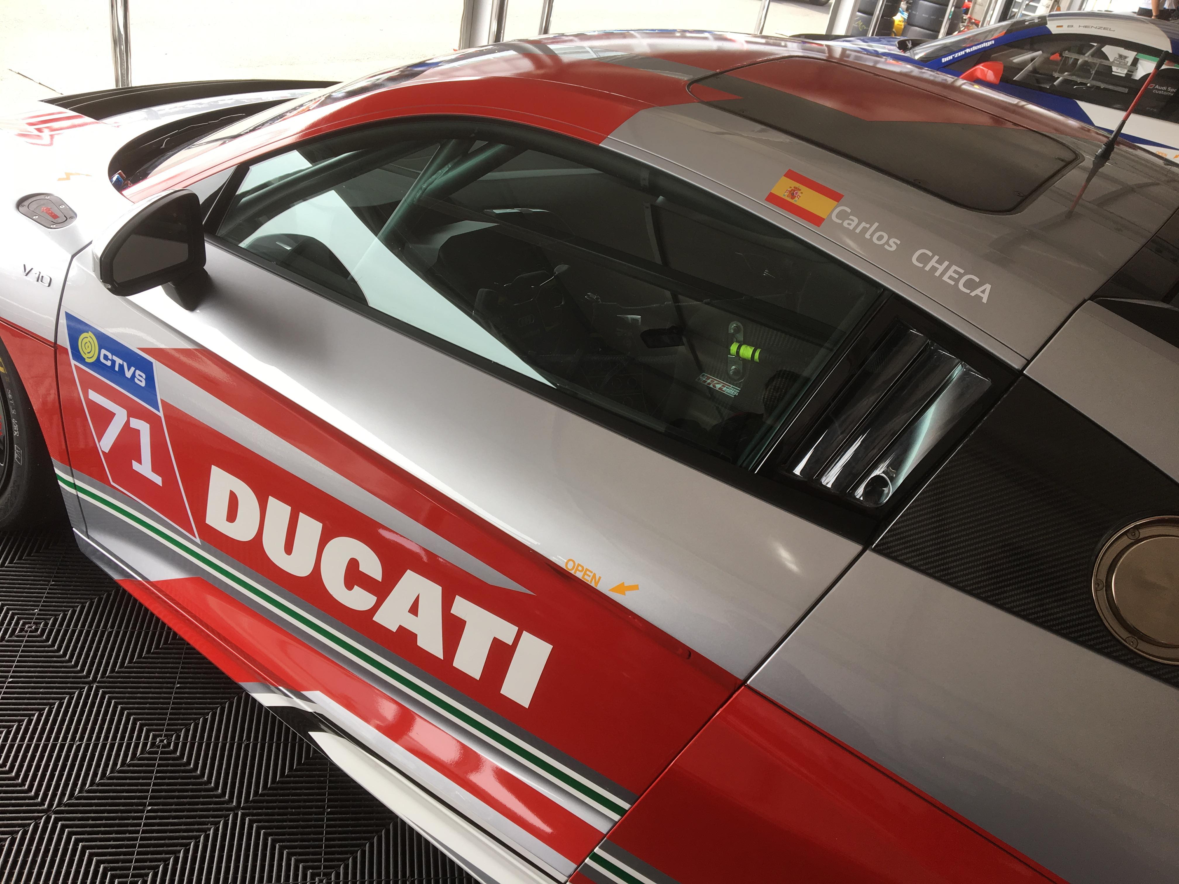 Carlos Checa leva Audi R8 duas vezes ao pódio em Nürburgring