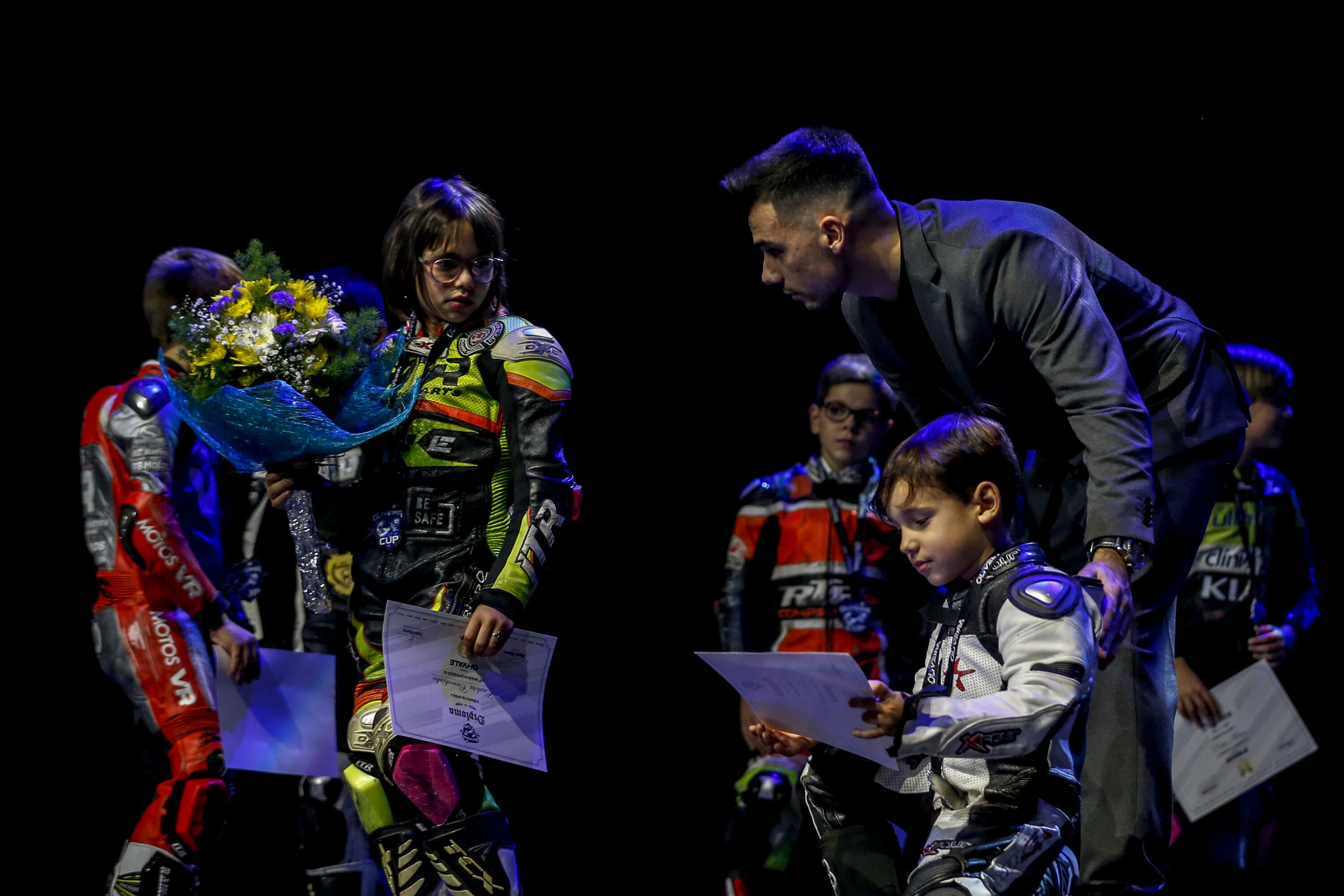 Miguel Oliveira termina 2019 a acarinhar os seus fãs