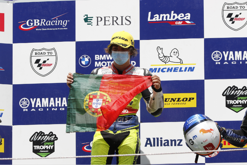 Gonçalo Ribeiro regressa ao ESBK com dupla vitória em Barcelona