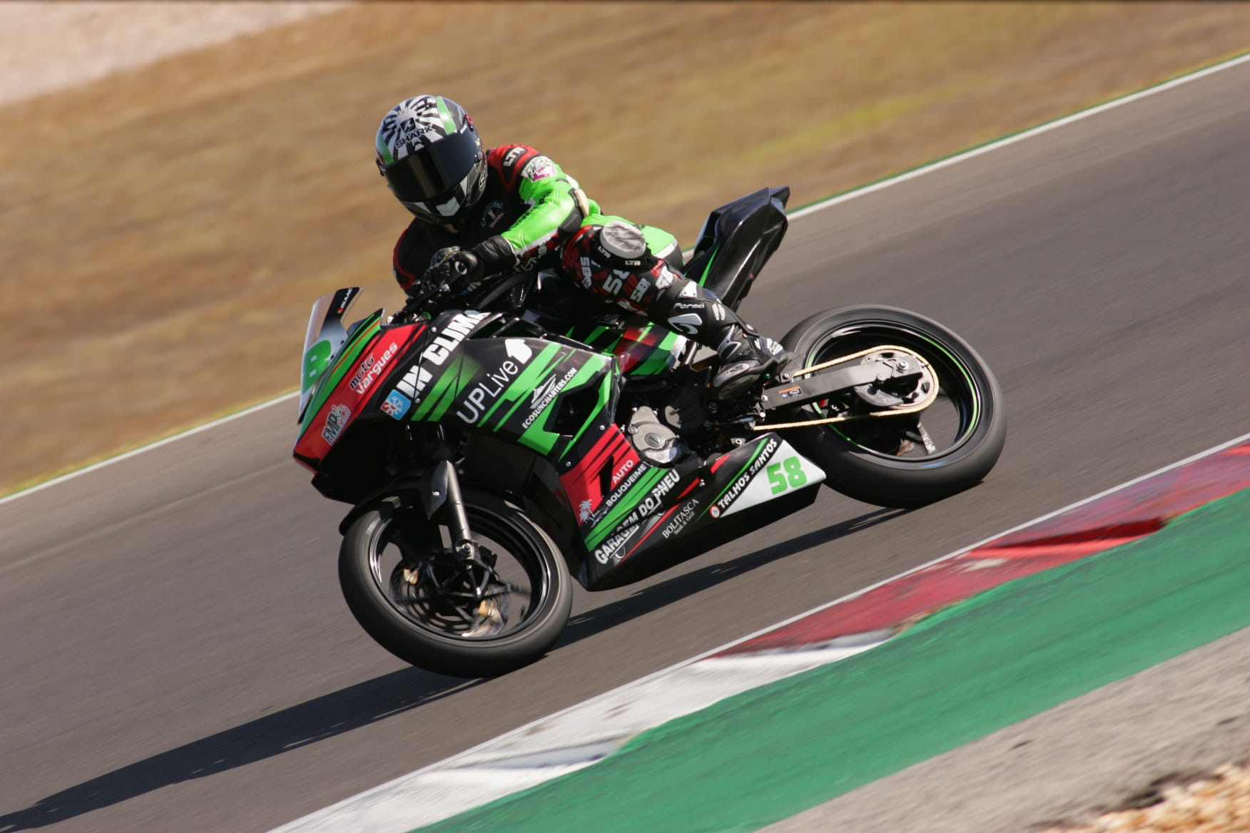 Abandono no AIA não baixa motivação de Isaac Rosa