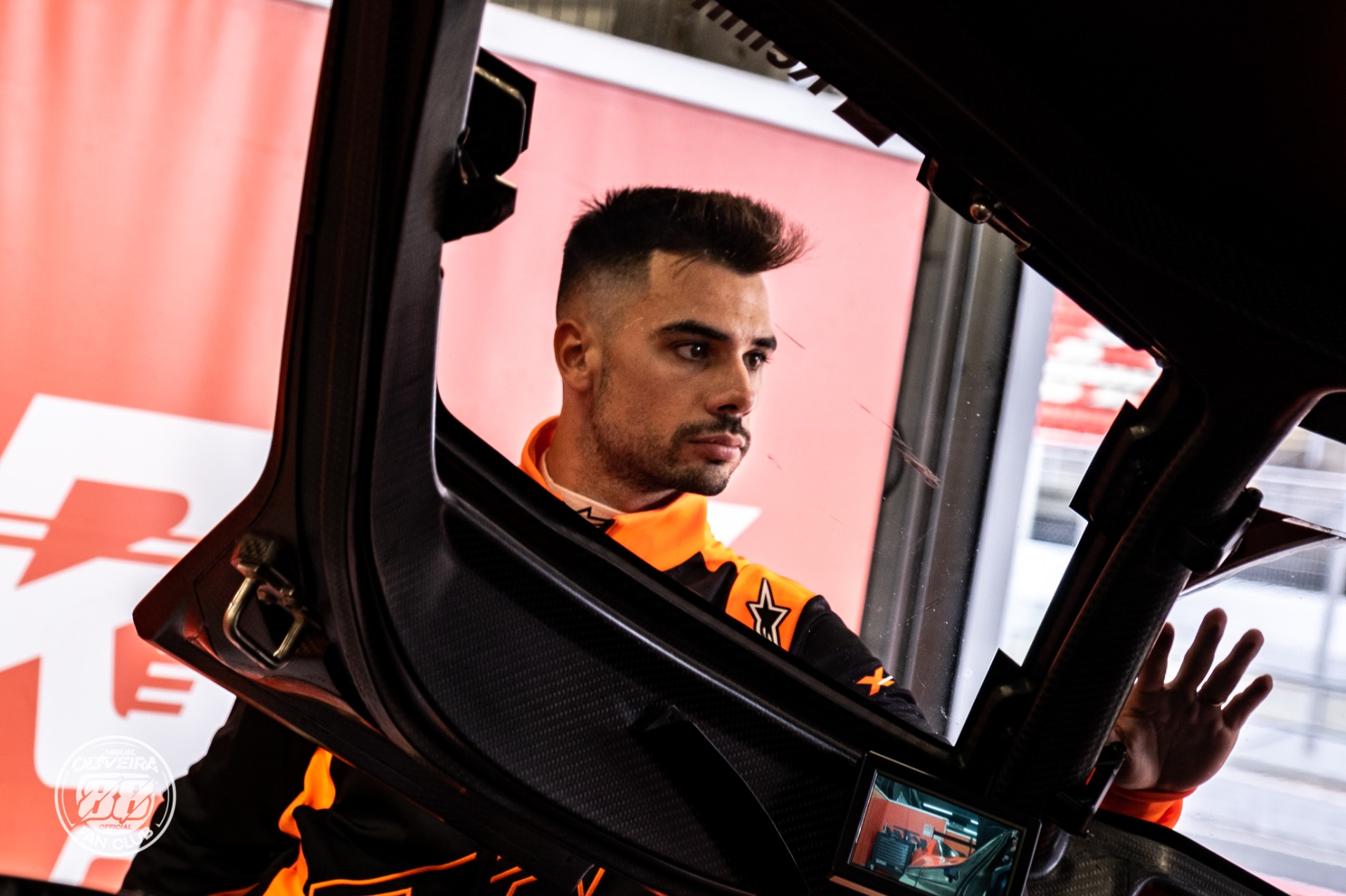 Miguel Oliveira experimenta as sensações do KTM X-Bow GTX