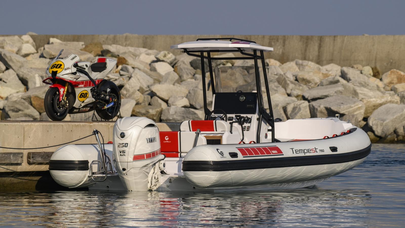 Yamaha Marine lança semi-rigído para comemorar 60 anos do Moto GP