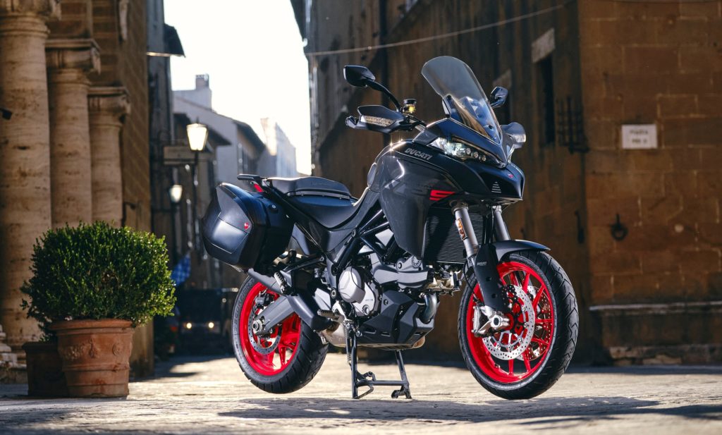 Ducati Multistrada V2 S – em vídeo
