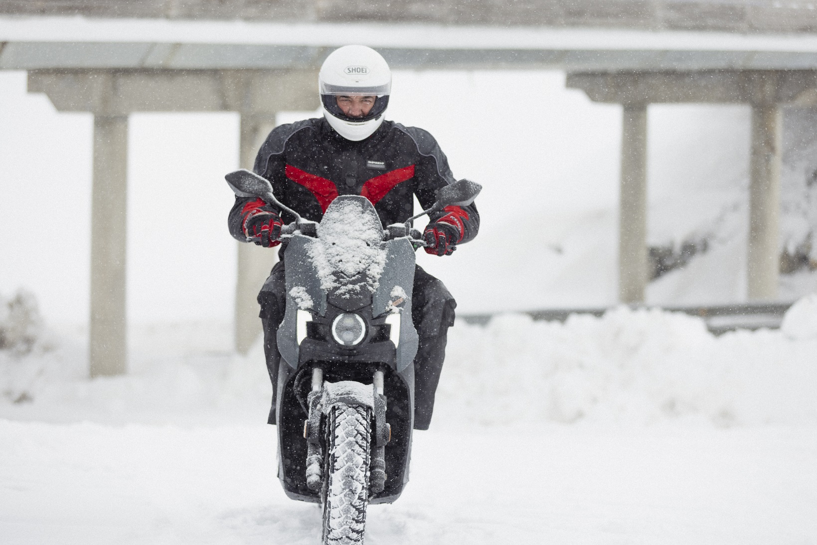 SEAT testa Mó 125 contra a areia e a neve