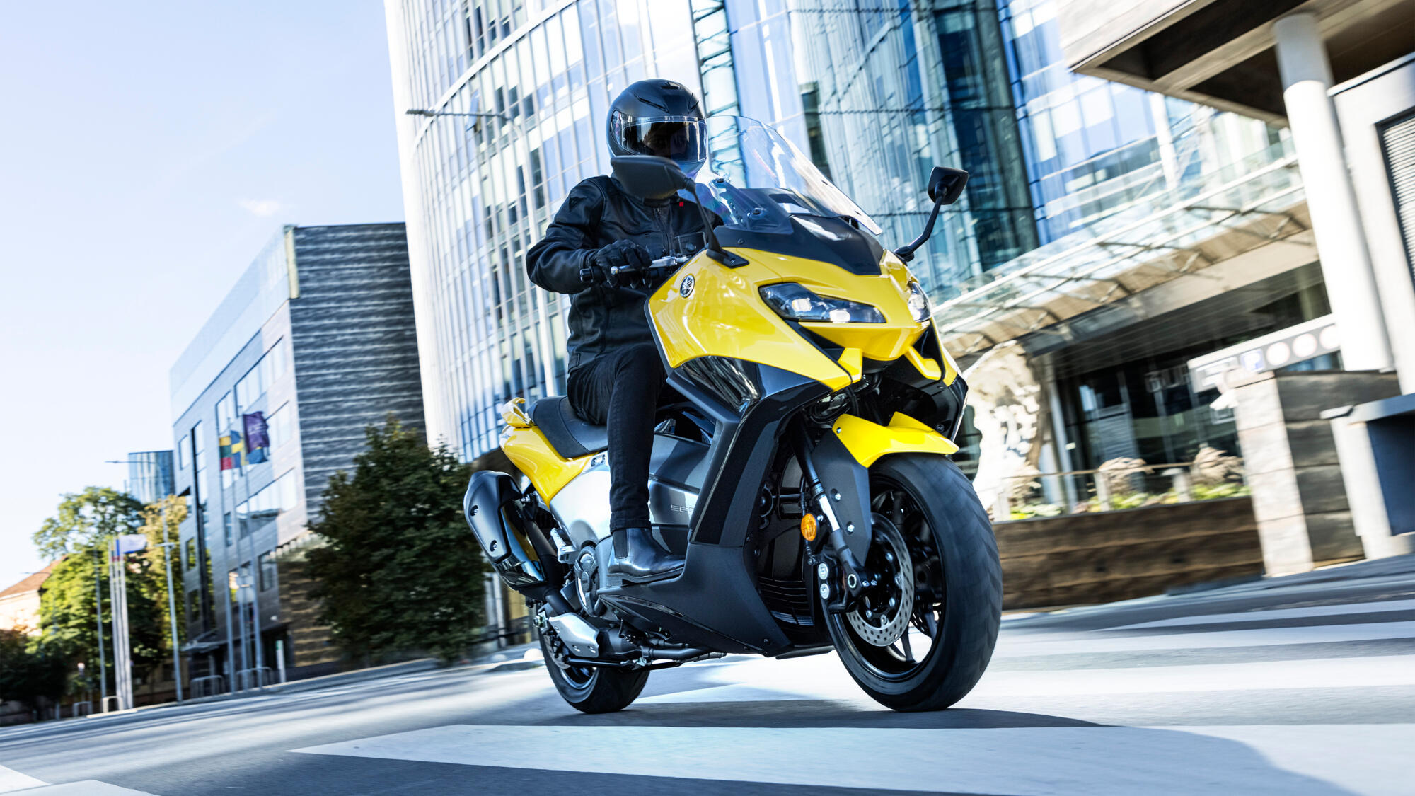 Yamaha TMAX – em vídeo