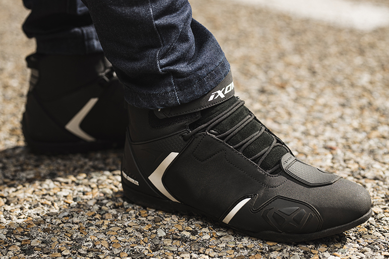 Lusomotos comercializa novas botas IXON Gambler WP