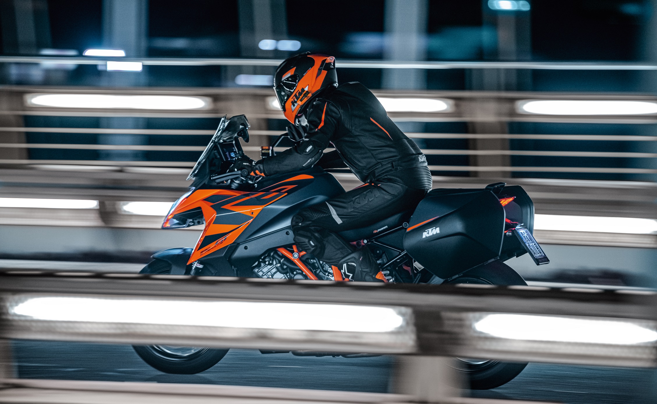 Cardo Systems e KTM lançam edição especil do PACKTALK EDGE