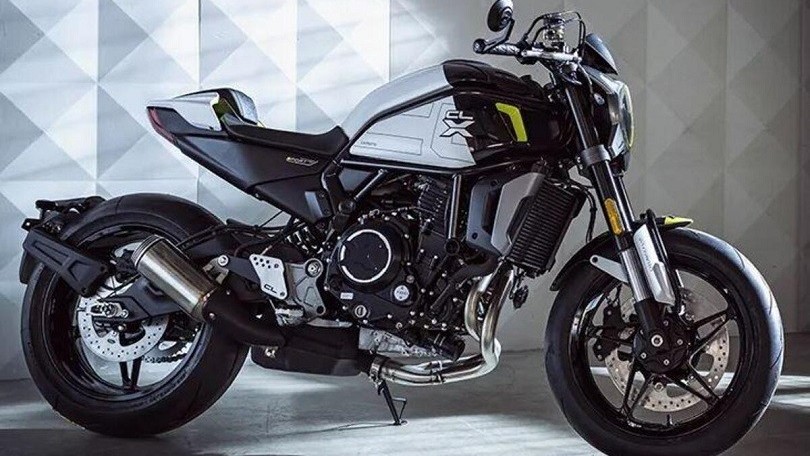 CFMOTO 700 CL-X Sport – em vídeo