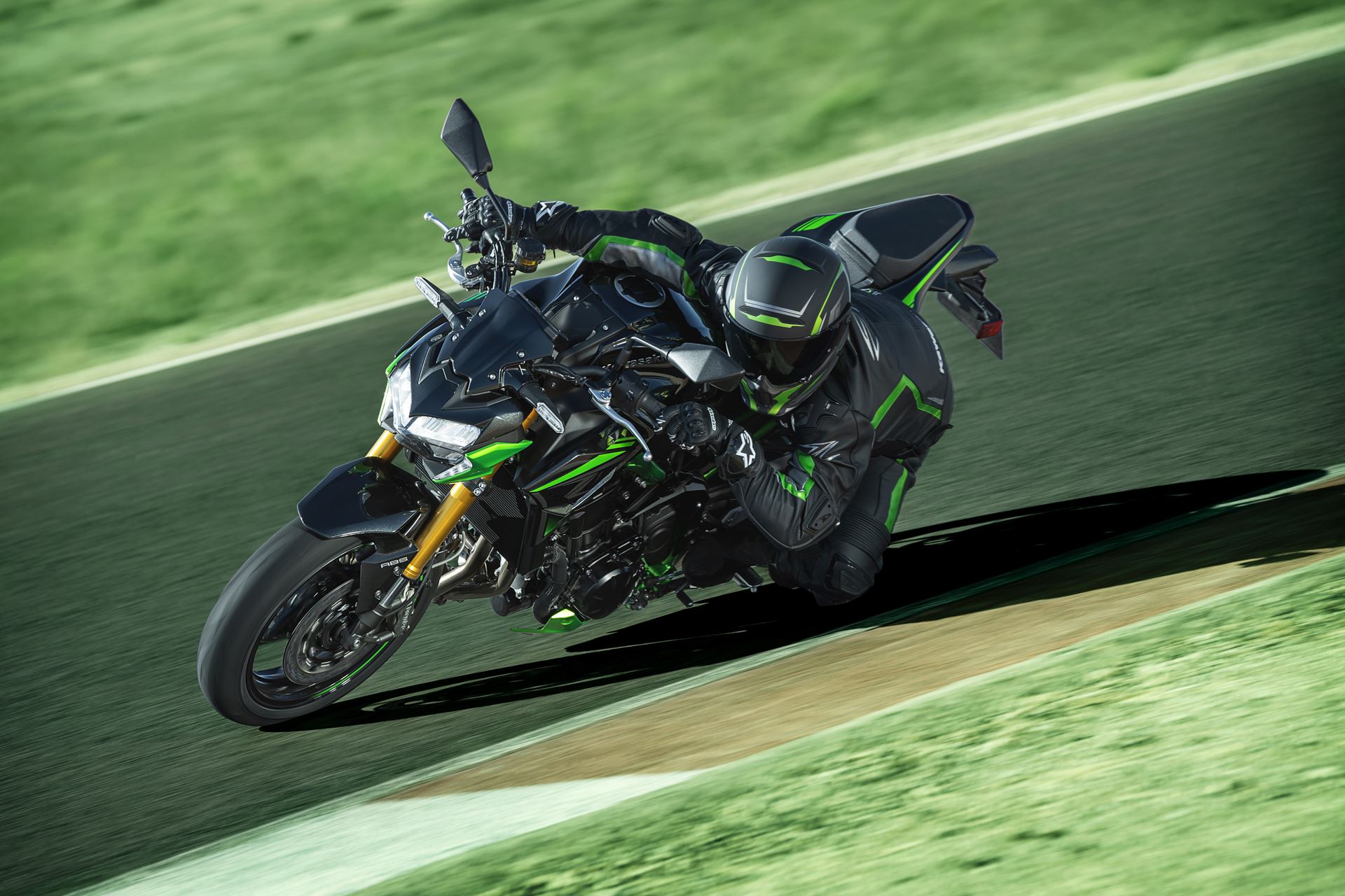 Kawasaki Z900 – em comparativo