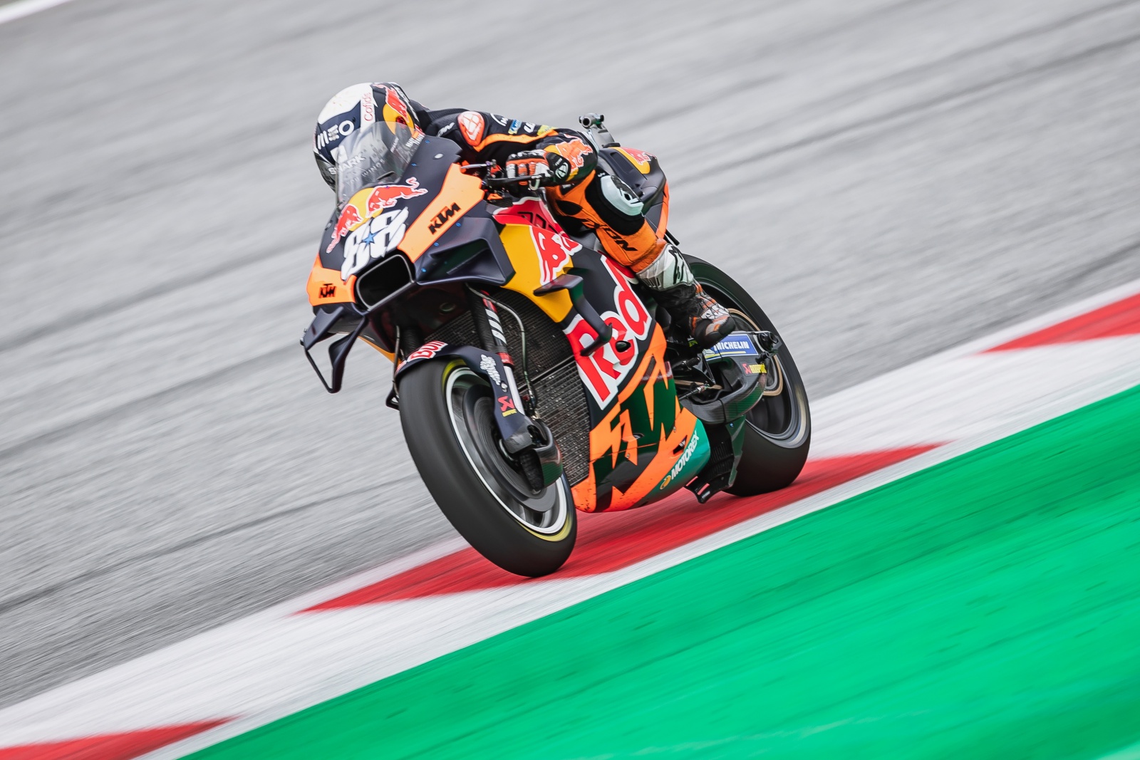 Miguel Oliveira vence Moto GP da Tailândia numa corrida à chuva
