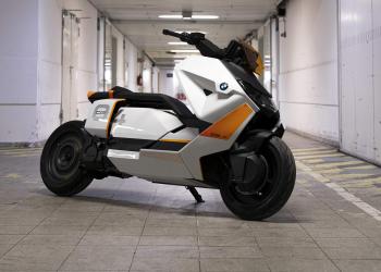 Comparativo BMW CE04 – em vídeo