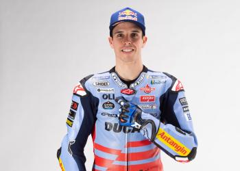 Alex Marquez vai a Aveiro estacionar a sua Ducati de Moto GP