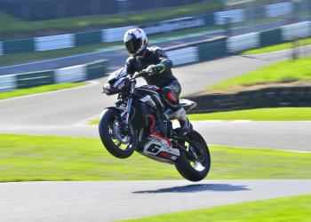 Triumph Triple Cup junta-se ao troféu de “Naked Bikes”