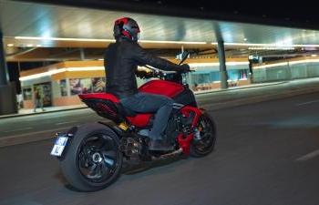 Ducati Diavel V4 – em vídeo
