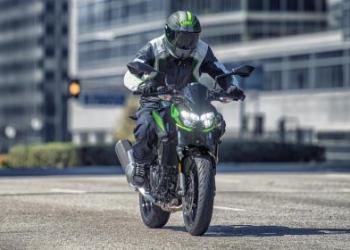 Kawasaki Z400 – em vídeo