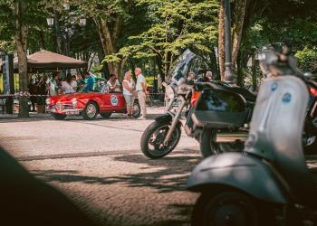 Rider com mais de 80 Automóveis e Motos Clássicas