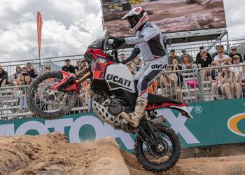 Ducati DesertX vence Prólogo no Erzbergrodeo