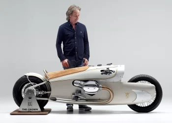 Esta BMW foi feita para comemorar o centenário da marca