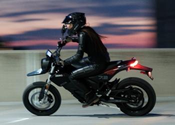 Zero FXE, supermotard elétrica para carta A1