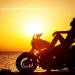 10 dicas para andar de moto com tempo quente