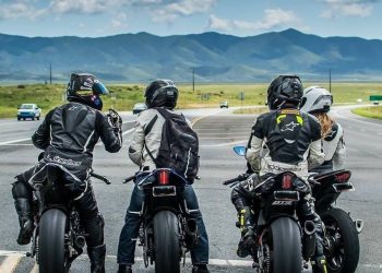 Andar de moto faz bem à saúde: Saiba quais são os benefícios