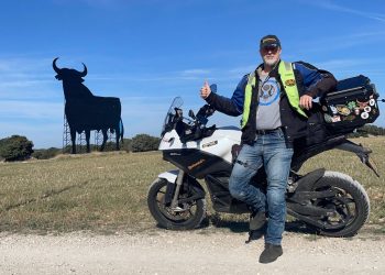 Zero DSR/X primeira moto elétrica a visitar os “Toros de Osborne”