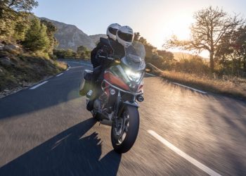 Que moto comprar? Passeios em longas distâncias, a dois