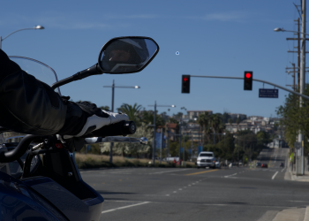 Multa por não parar num semáforo vermelho