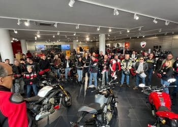 Ducatistas pintam Lisboa de vermelho