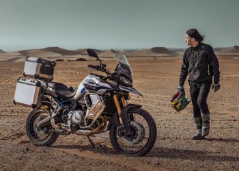 Vídeo – Voge 900DSX