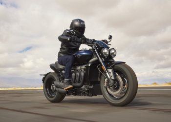 Vídeo – Triumph Rocket 3 Storm