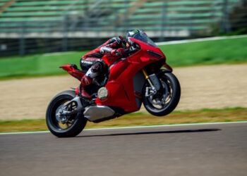 Nova Ducati Panigale V4: maravilha da engenharia