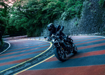 MT-09 Y-AMT: Simbiose com o espírito Dark Side