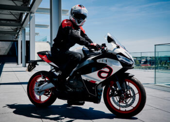 Alpinestars cria equipamentos desportivos para a Aprilia