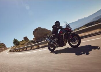 Que moto comprar? Moto Guzzi Stelvio ou Triumph Tiger 900? ESCOLHIDA!