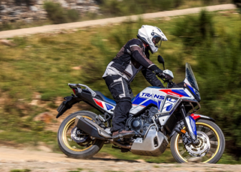 Honda lança edição especial da Transalp SP para Portugal e Espanha