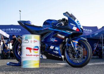 Yamaha faz história com combustível sustentável no R3 bLU cRU SuperFinale em Estoril
