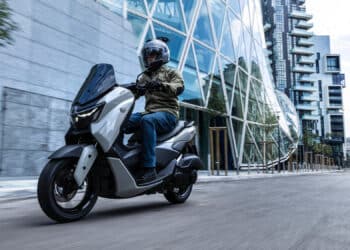 Estas são as novas Yamaha NMAX 125 e NMAX 125 Tech MAX
