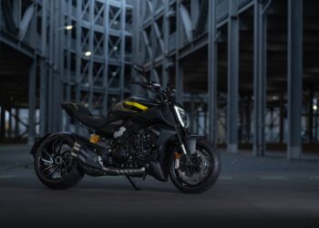 Ducati Diavel V4 tem nova decoração “Black Roadster” para 2025