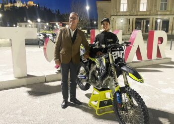 Tomás Santos piloto Triumph de MX reúne Equipa e Patrocinadores