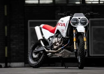 E esta Africa Twin modificada e de “olhos esbugalhados”?