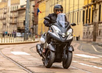 Renovada Yamaha Tricity 300 já chegou