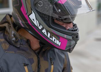 Novo capacete Caberg Avalon X é aposta da Salgados Moto