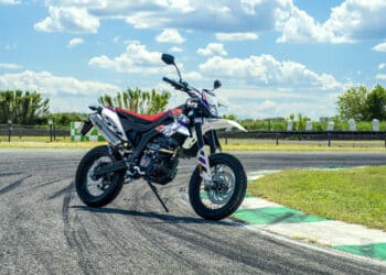Novas Aprilia RSX 125 e SX 125 já estão em comercialização