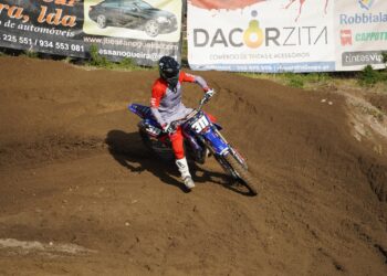 Lustosa abriu época de Supercross