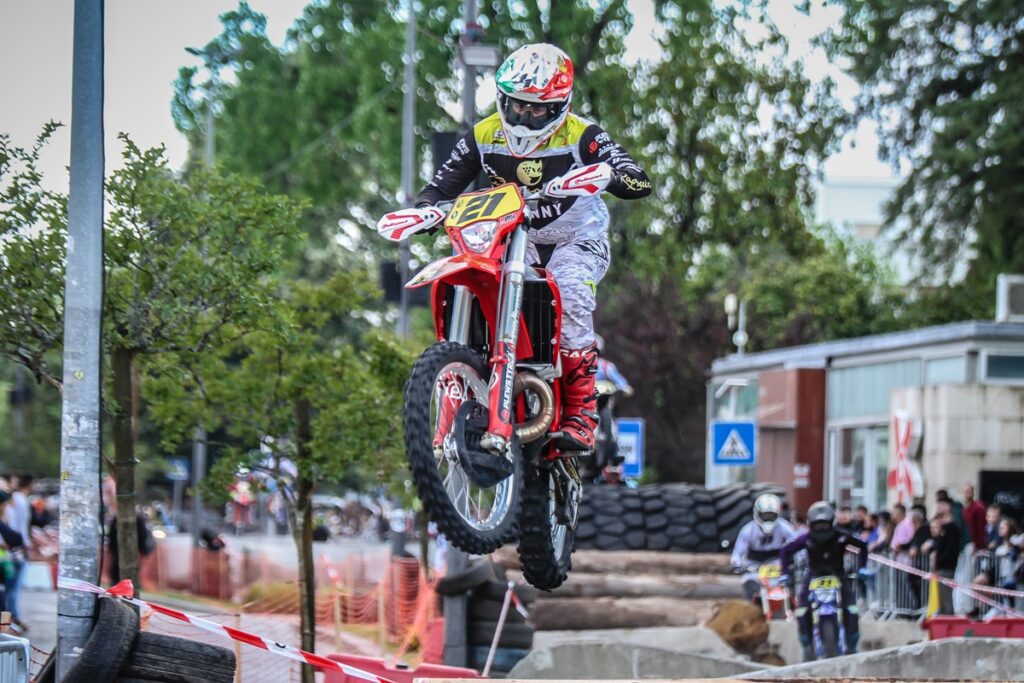 Super Enduro